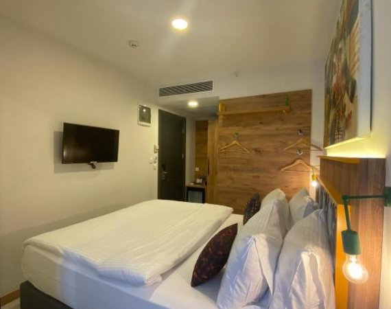 Economic Business Room